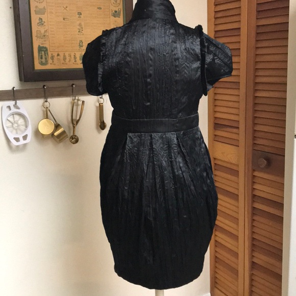 EUC Banana USA Black Wrinkle-look satin coat - Picture 3 of 6